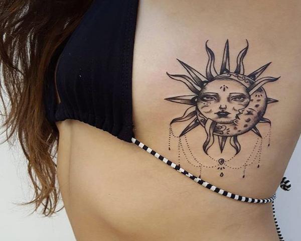 tatouage femme soleil côté