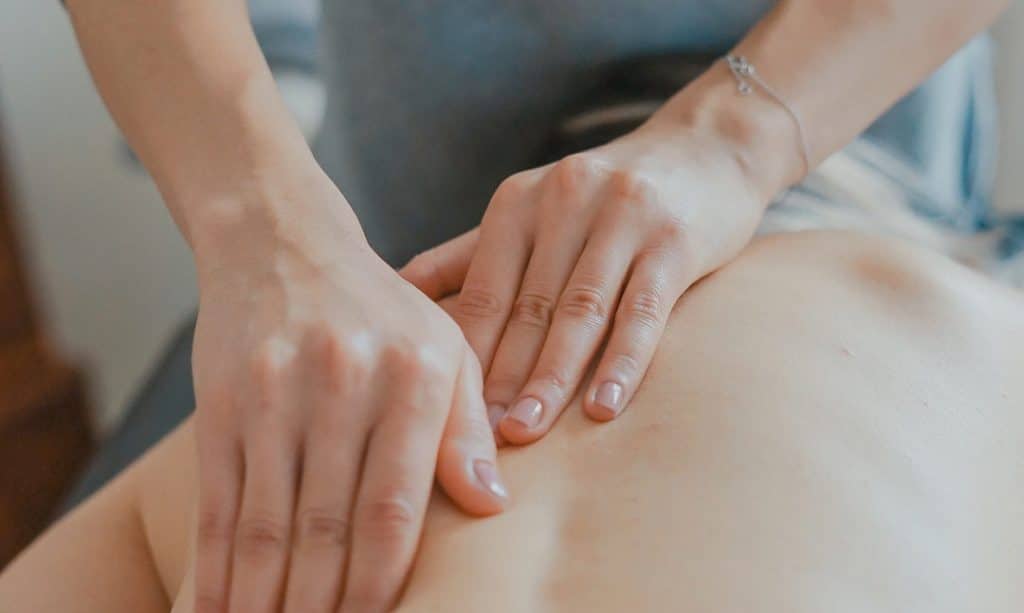 massage pour soulager une sciatique