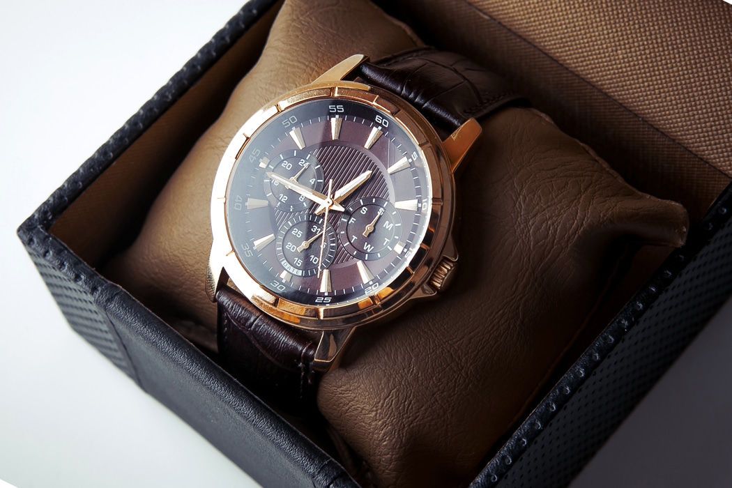 Comment reconnaître une vraie montre de luxe en 6 signes?