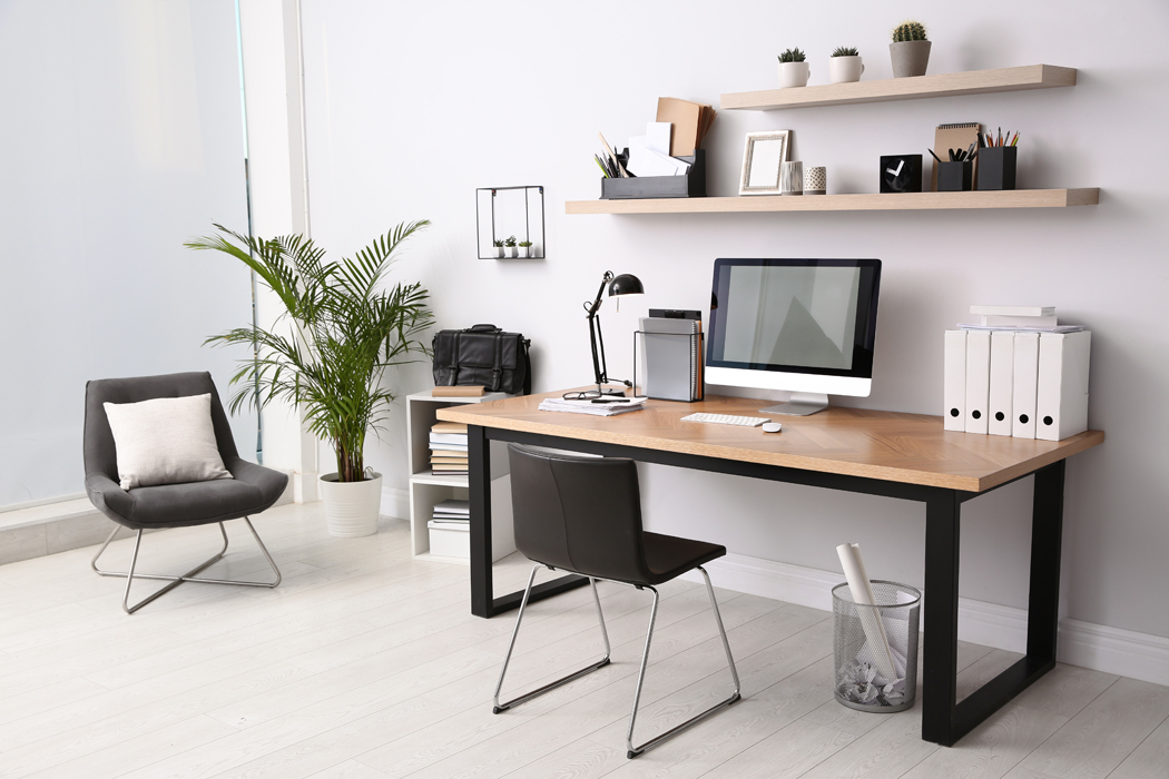 bureau maison avec chaise de bureau noir design